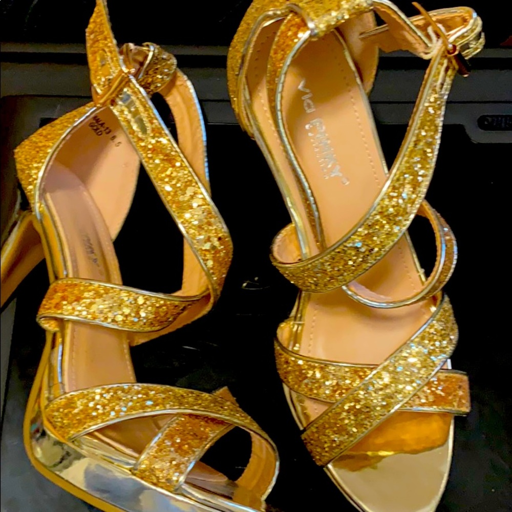 Via Pinky Collection Gold Glitter High heels